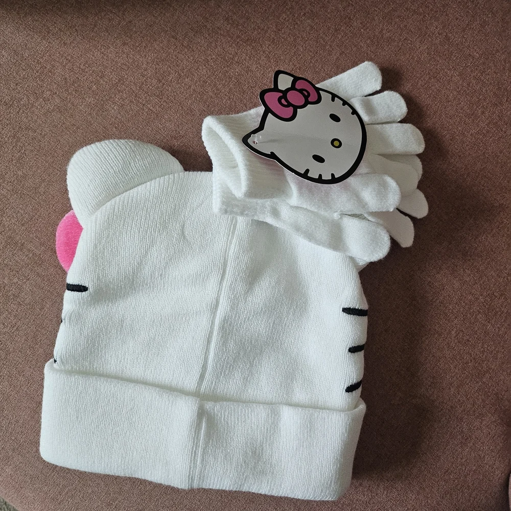 Sanrio Hello Kitty Beanie & Gloves Set